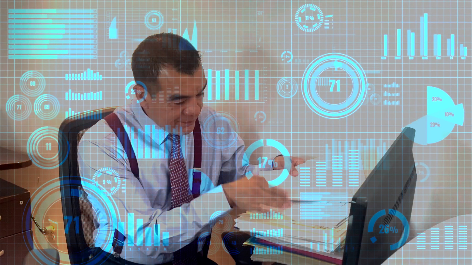 Equipo de SAC-WALABI trabajando con la interfaz de G-REP, optimizando reportes regulatorios en tiempo real.